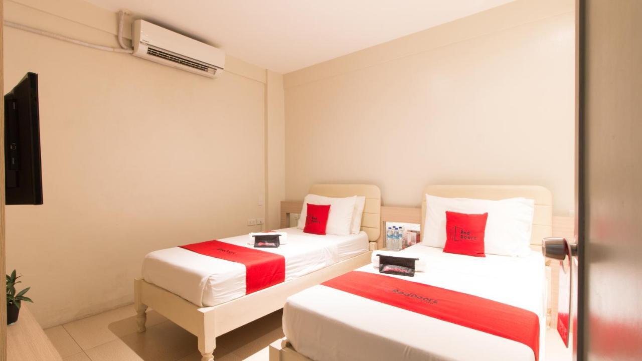 Hotel Reddoorz @ General Segundo Avenue Laoag Exterior foto